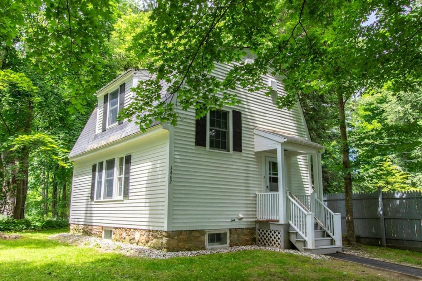 Quintessential Vt Cottage In Manchester Village Exteriör bild
